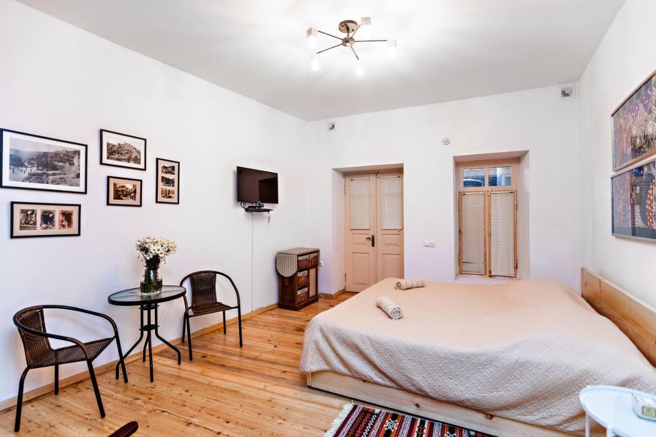 Nina' Cozy Apartment Tbilisi Luaran gambar